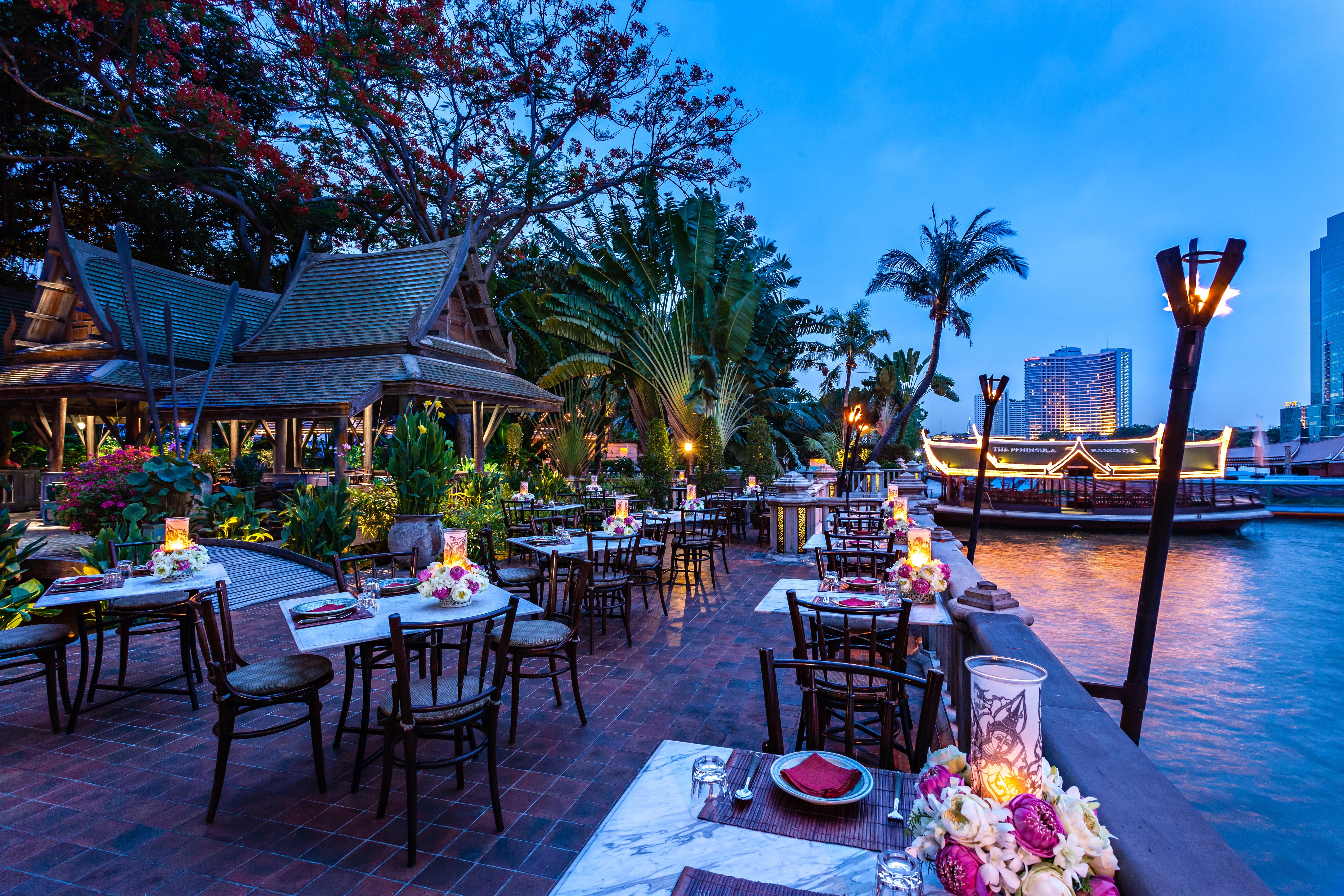 Отель The Peninsula Бангкок Экстерьер фото River Cafe